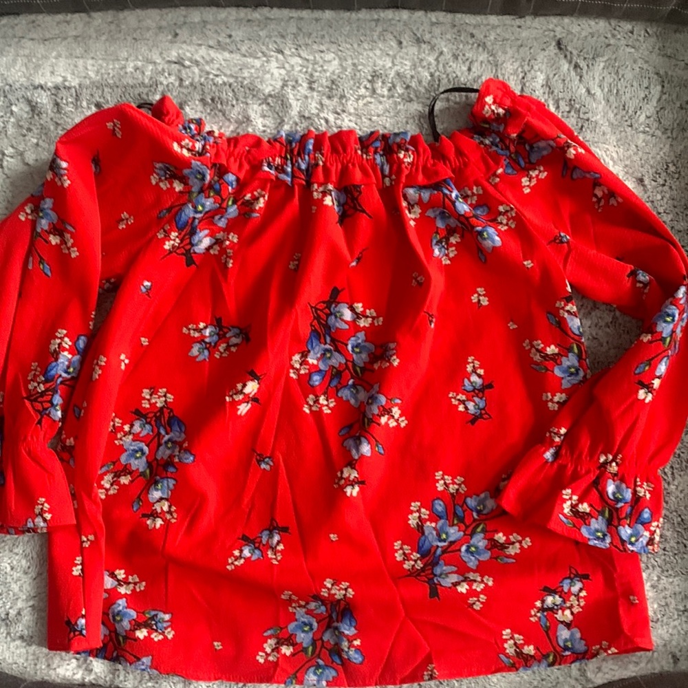 Off the shoulder long sleeve top